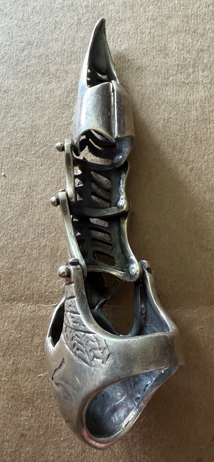 LARGE GOTHIC STERLING SILVER RAVEN SKULL FULL FINGER RING