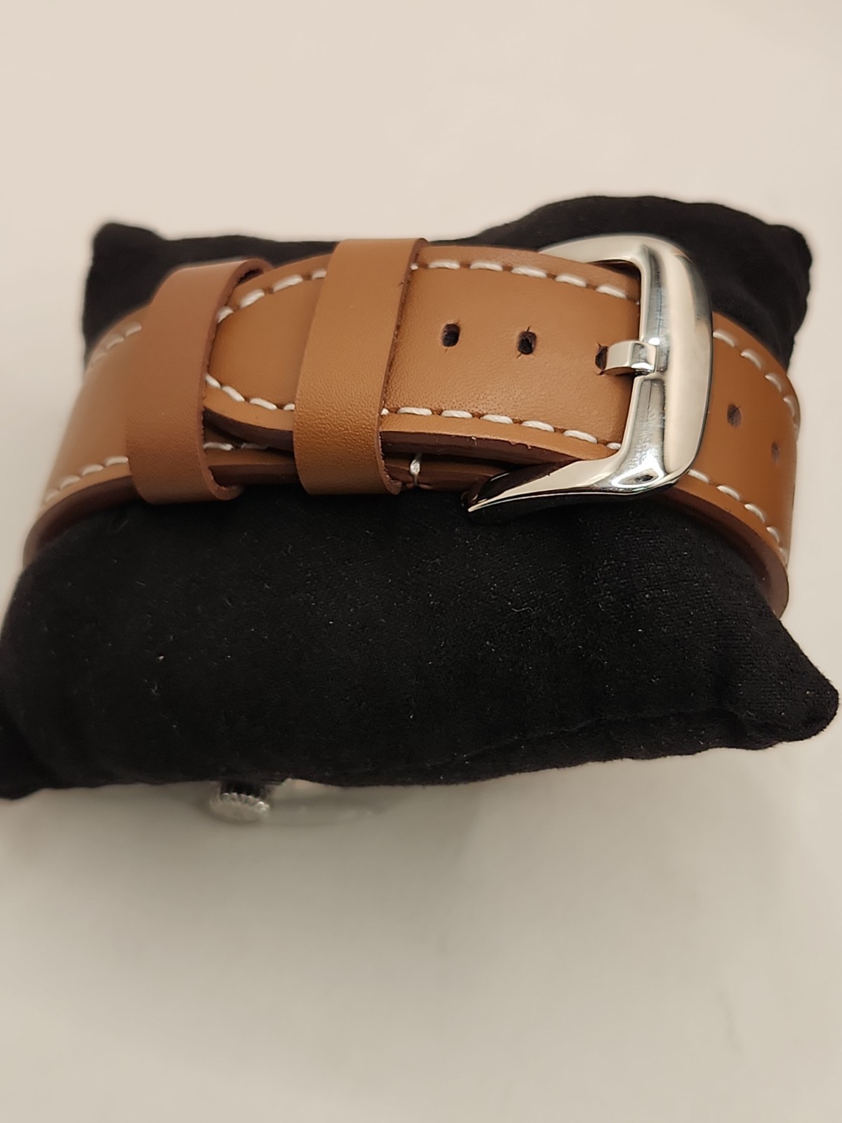 Shinola Detroit The Runwell Cream Dial Leather Strap Argonite 1069 Watch