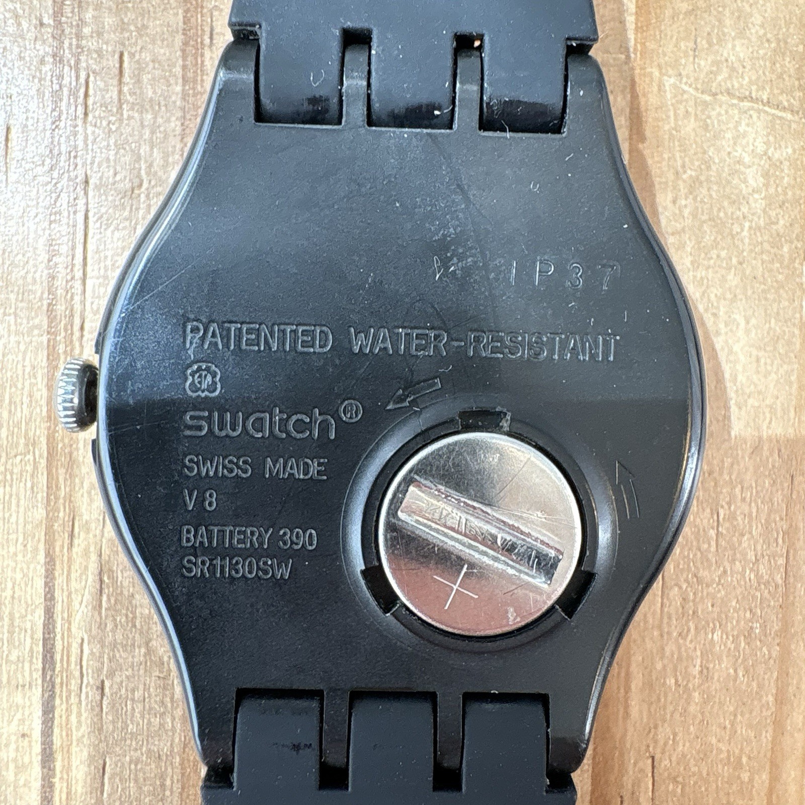 SWATCH Wrist Watch Gent 2012 – SUOZ151 – Fired Snake By Tin Tin – New Battery