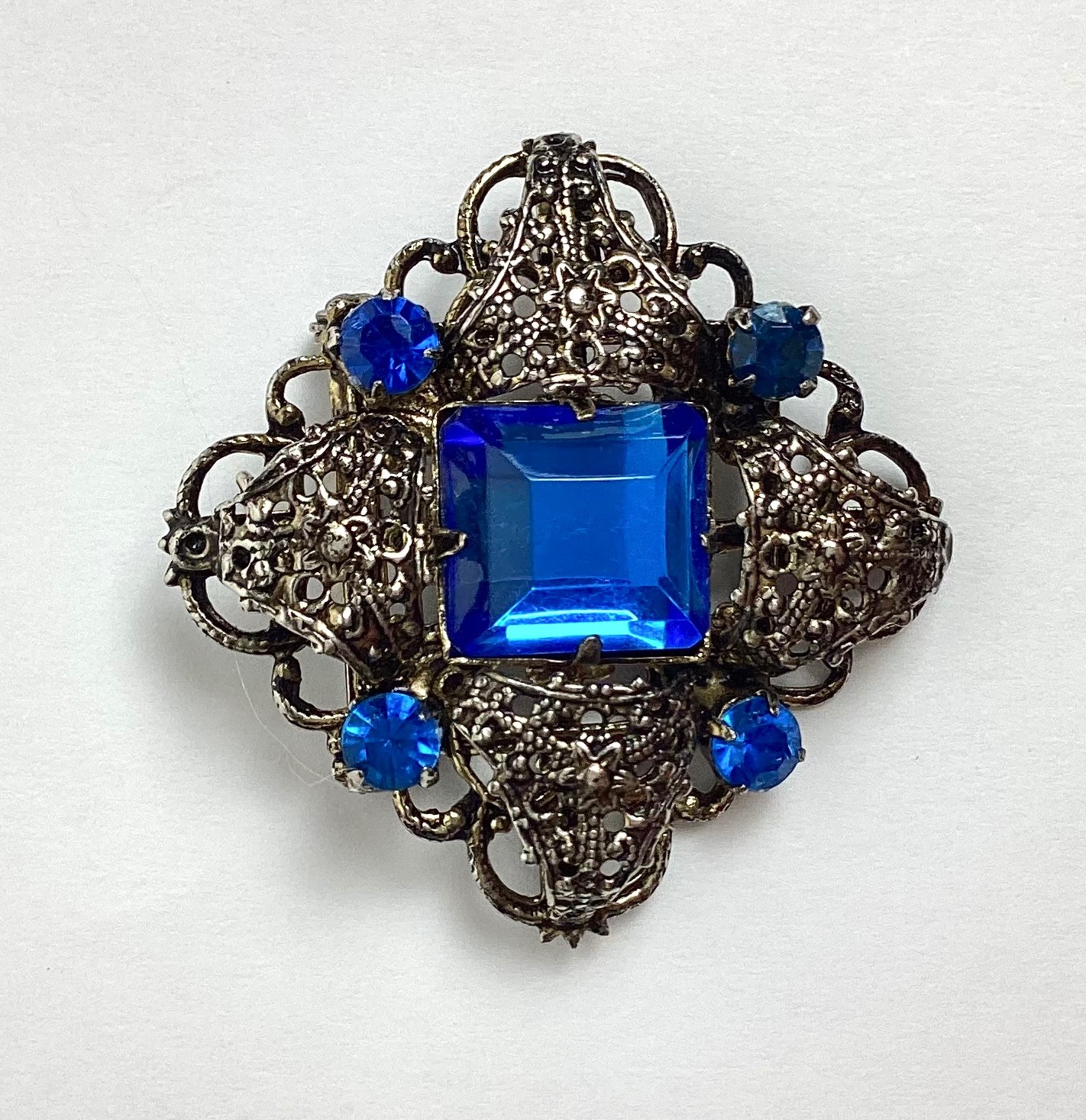 Vintage Silver-Tone Blue Rhinestone Rhombus Shaped Brooch 1.25″ x 1.25″ Inches
