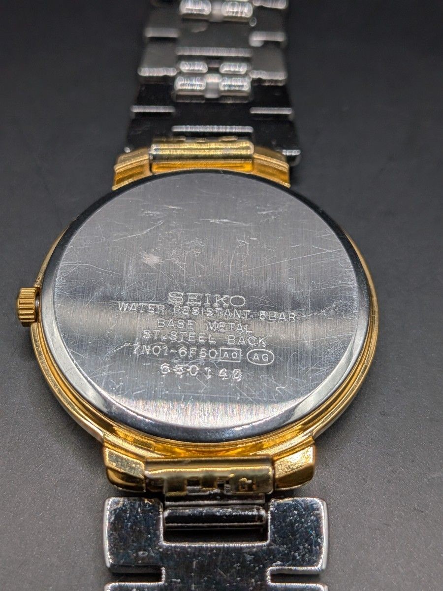 Excellent condition SEIKO AVENUE 7F01 6F50 quartz battery and packing replaced S