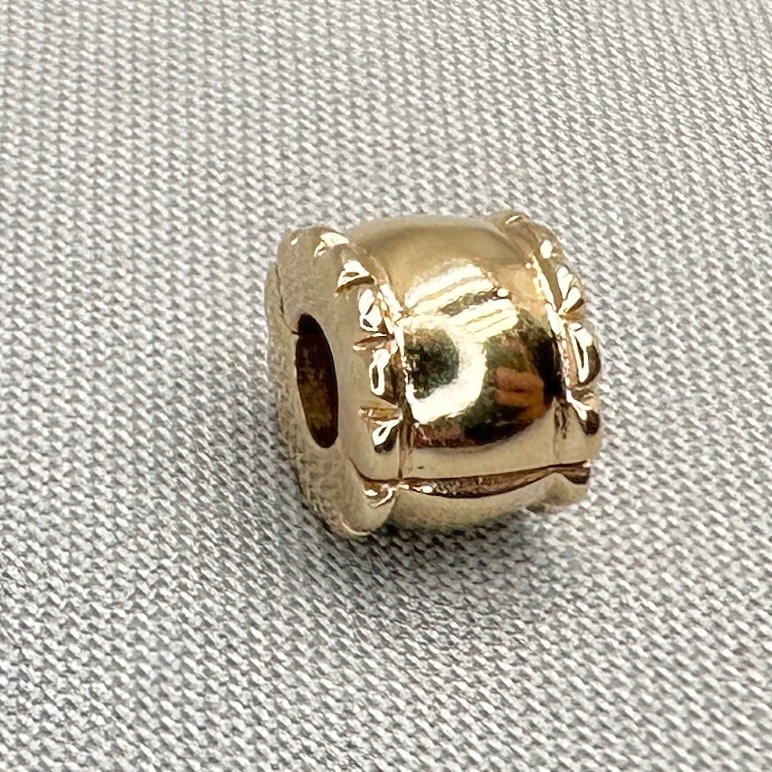 Authentic Pandora Moments 14KT Gold Beveled Clip Charm 585 ALE 750256