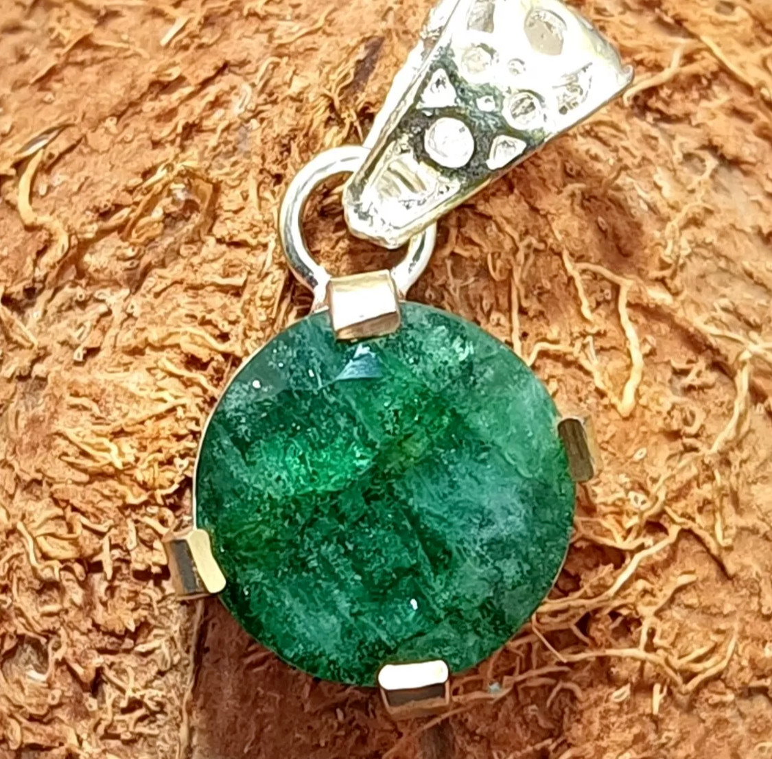 Certified 21.25 Ct Natural Emerald 925 Solid Silver Round Cut Pendant Gemstone