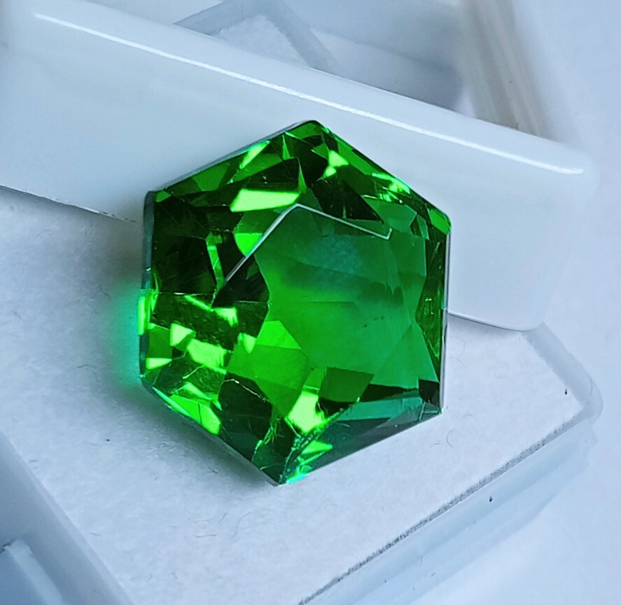 Natural Tsavorite Garnet Hexagon Cut Green 13.20 Ct EGL Certified Loose Gemstone