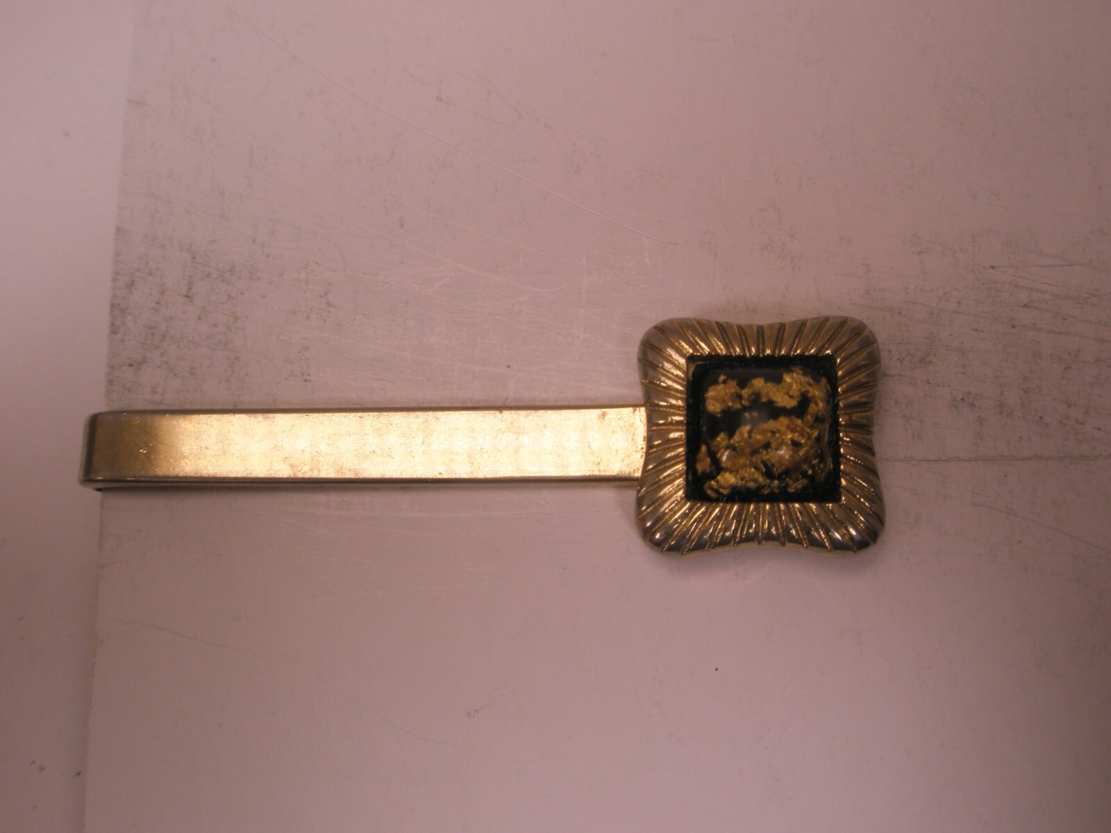 2-1/8″ Gold Flake in Acrylic Gold Tone Vintage HICKOK Tie Bar Clip simple design