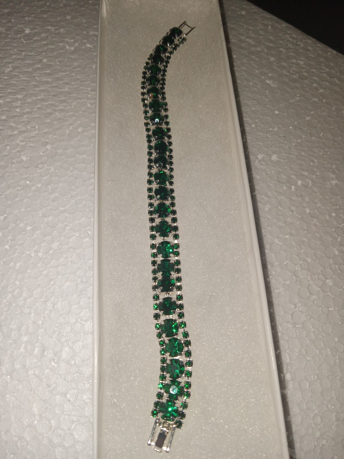 Green Stones And CZ Chrystals Tennis Bracelet 7″ Prong Set