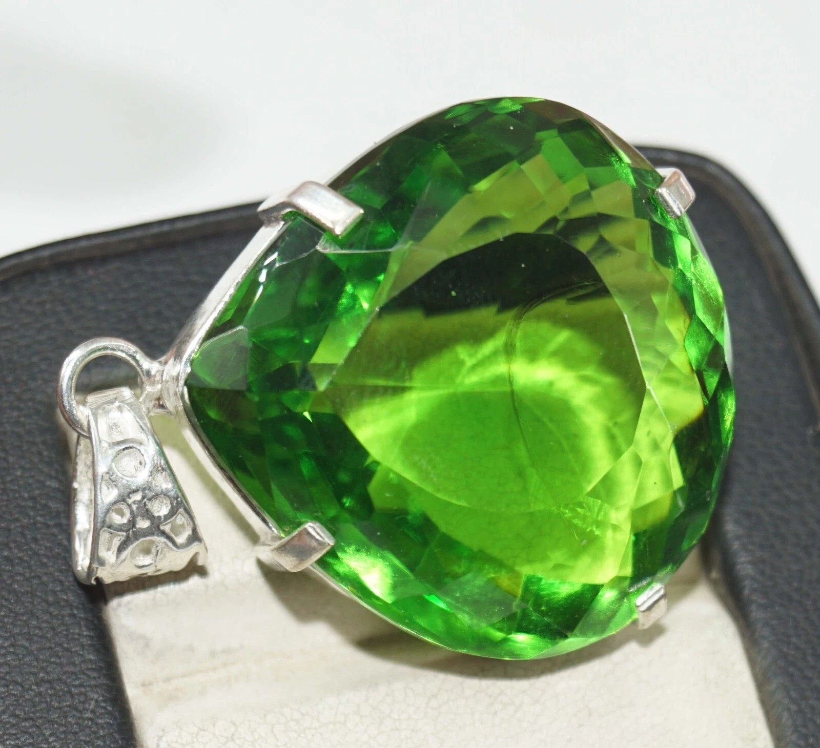 Certified Natural 101.60 Ct Green Topaz Pear Cut Pendant Loose Gemstone