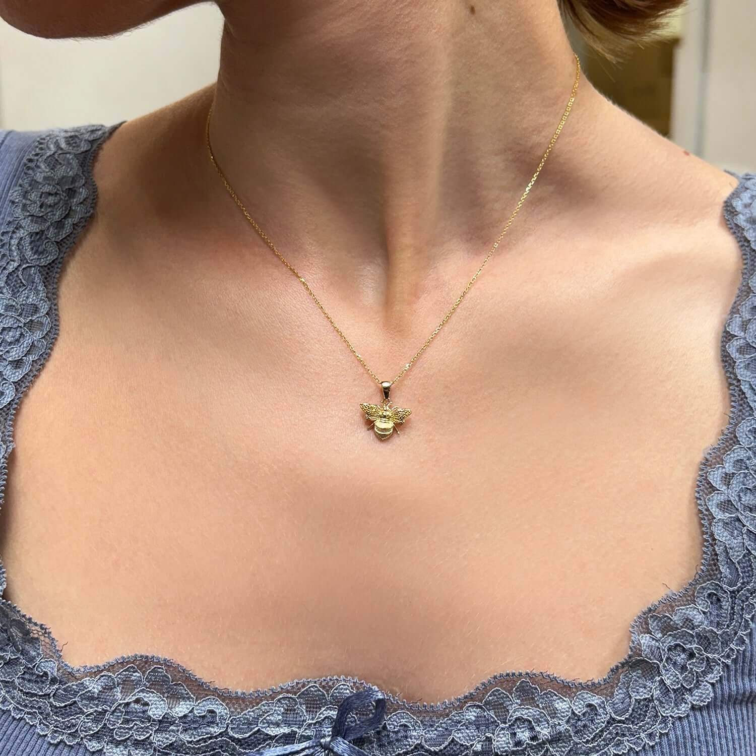 14K Yellow Gold Bumblebee Pendant Cable Chain Necklace 16″-18″ Adjustable