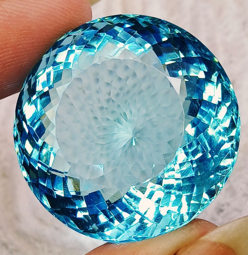 Certified Aquamarine 89.60 Ct Excellent Round Shape Loose Gemstone