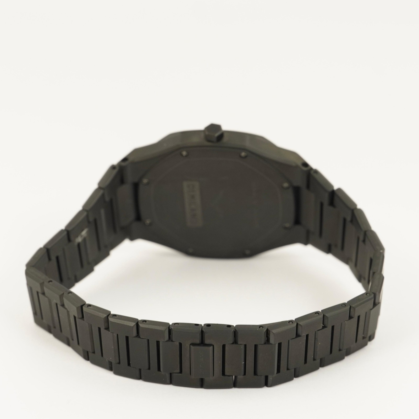 D1 Milano Antracite Ultra Thin Bracelet Watch 40mm – D1-UTBJ22