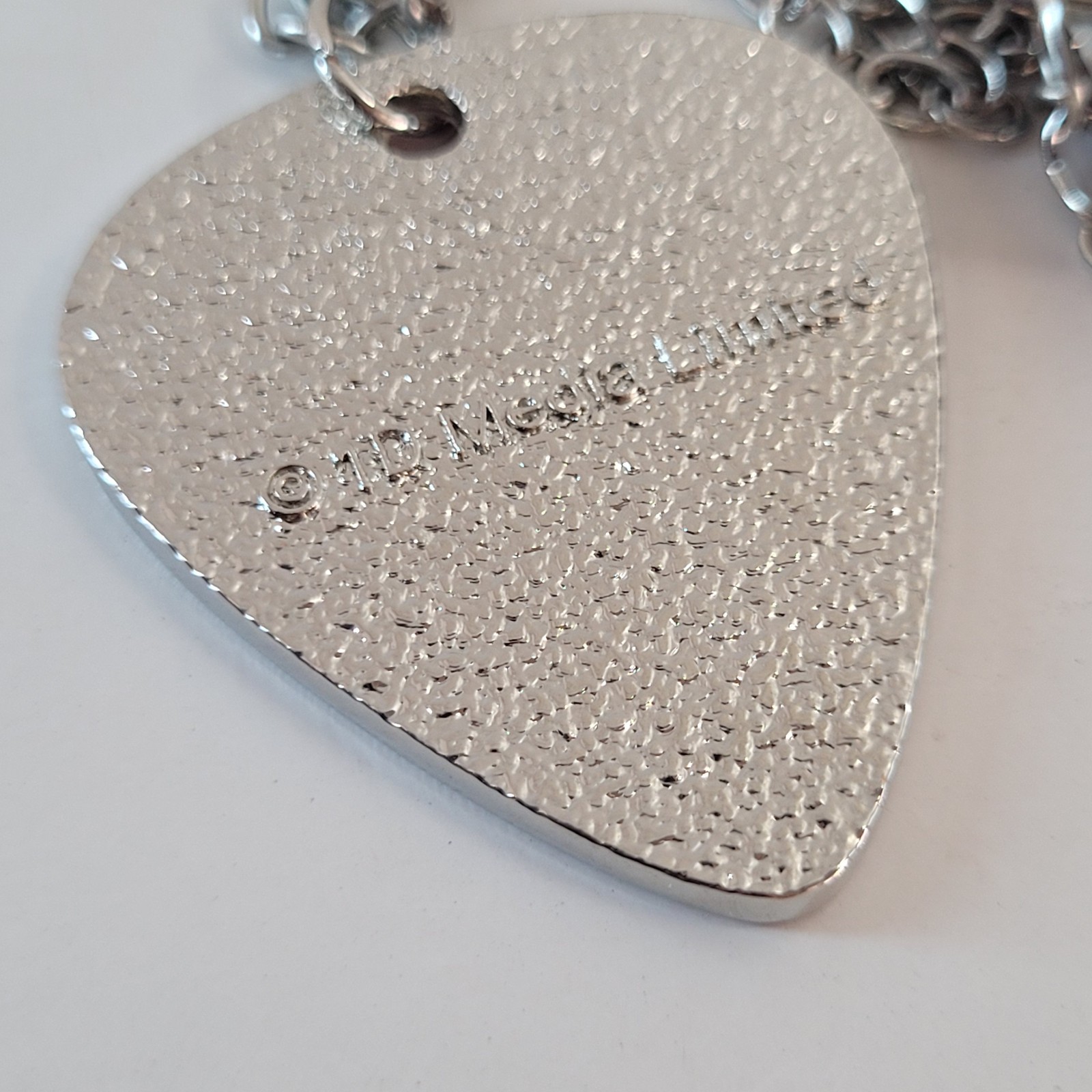 One Direction 1D Guitar Pick Pendant Necklace w/ Logo Charm Official Merch – NEW