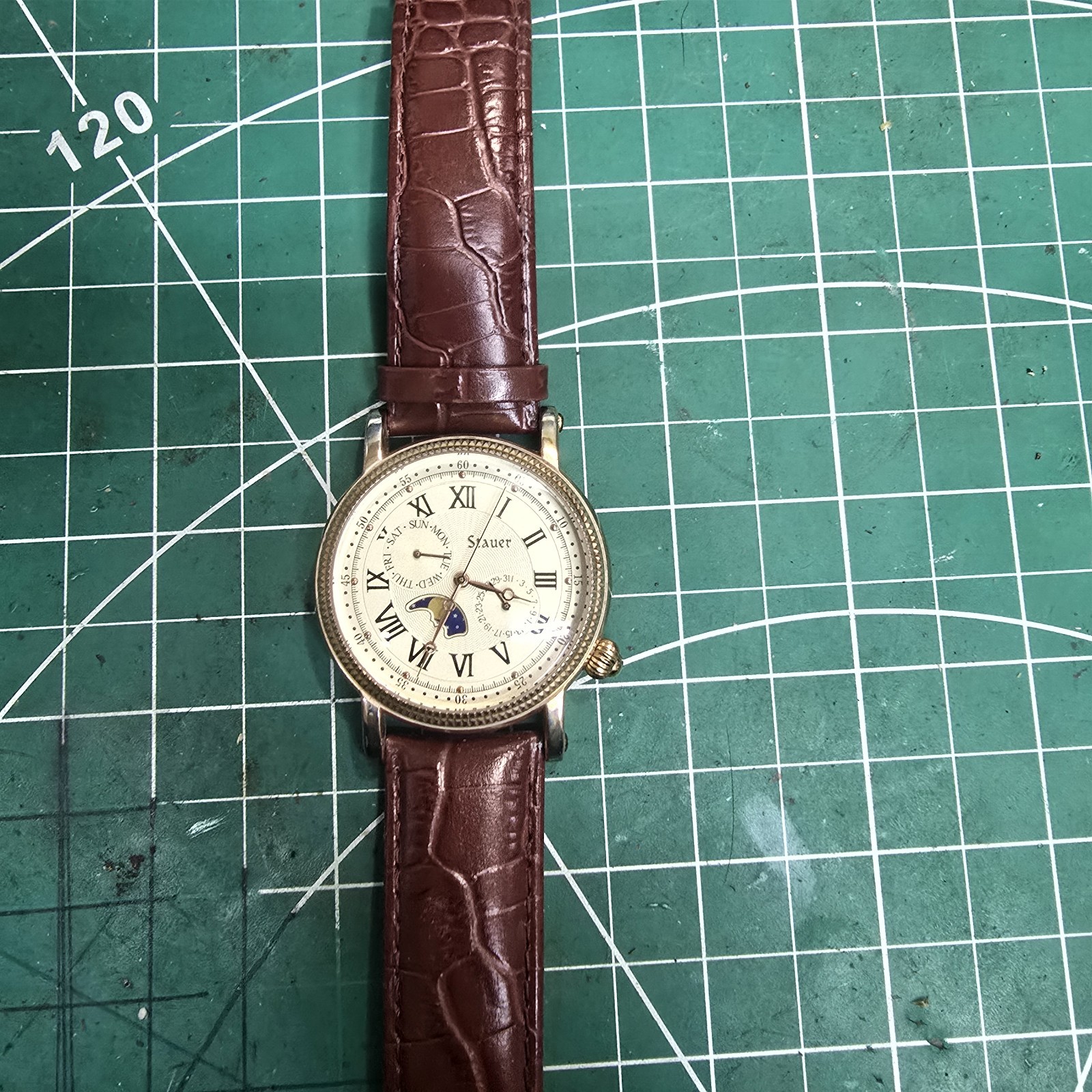 41mm [BRAND NEW] Stauer Gold Tone Moonphase Analog Watch 20390 Mens Day Date