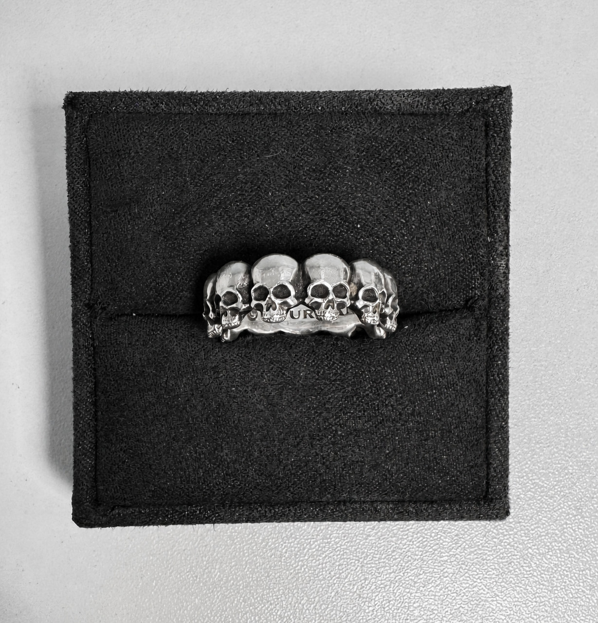 David Yurman Memento Mori Skull Band Ring Sterling Silver, 8.5mm – Sz 9