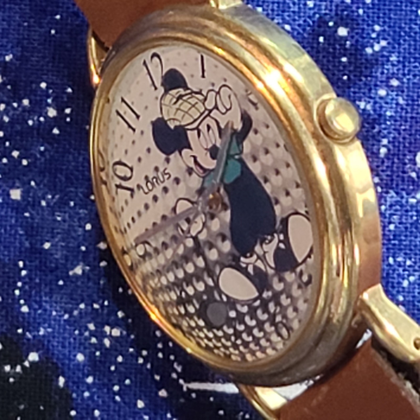 Vtg Lorus Disney Mickey Mouse Golf Watch Textured Leather Ready To Wear | Video