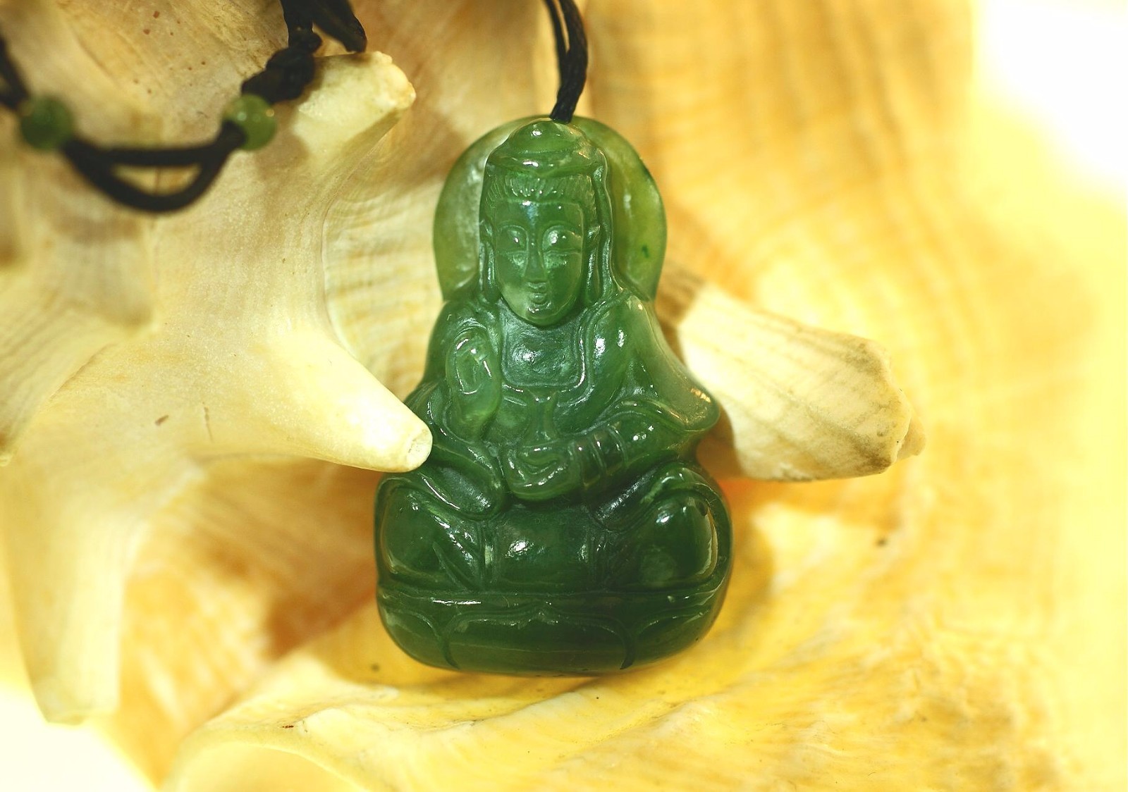 25.5MM MASTER-CARVED CHINESE GUANYIN GODDESS OF MERCY NEPHRITE JADE NECKLACE #1