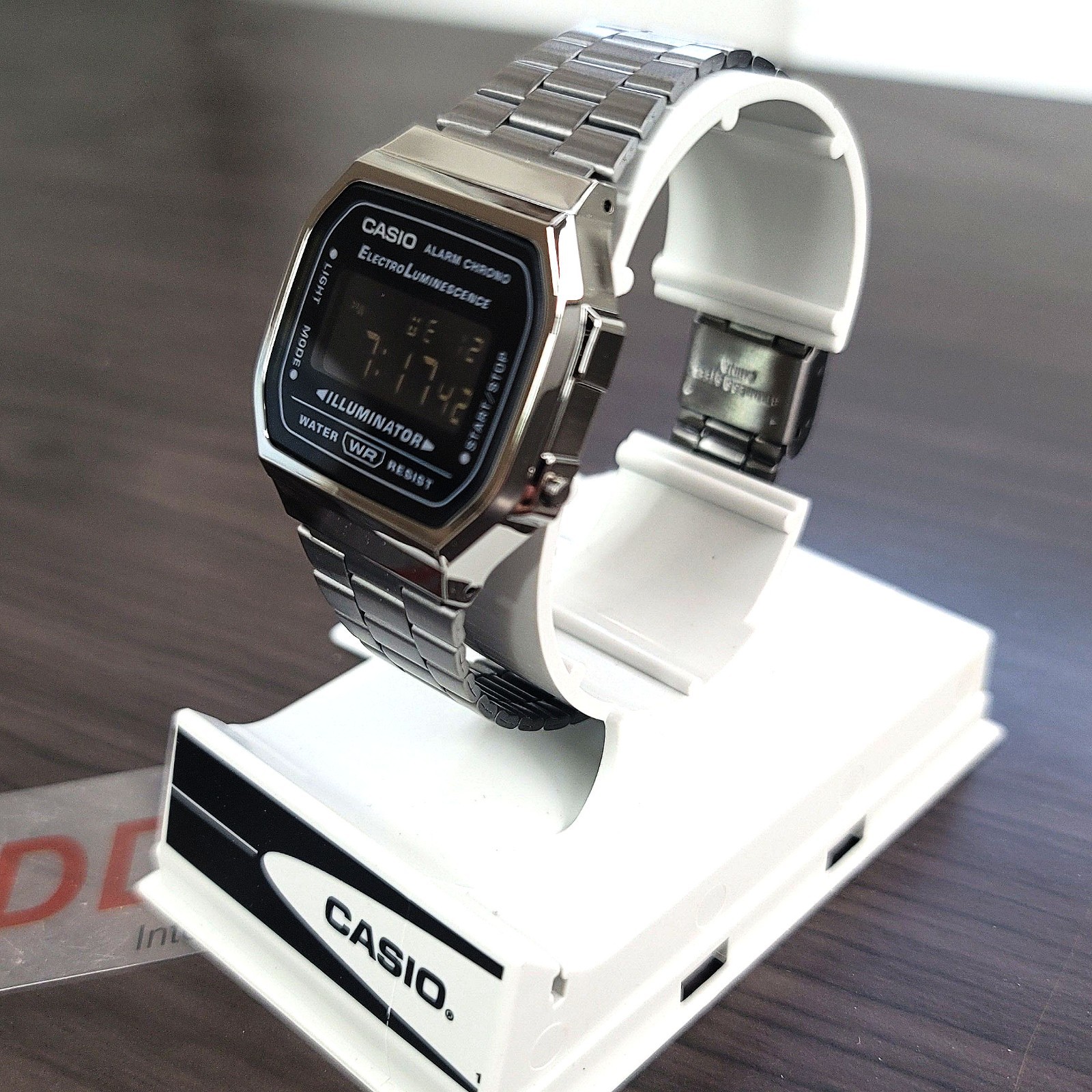 Casio A168WGG-1B Vintage Fashion Electronic Metal Watch New Original