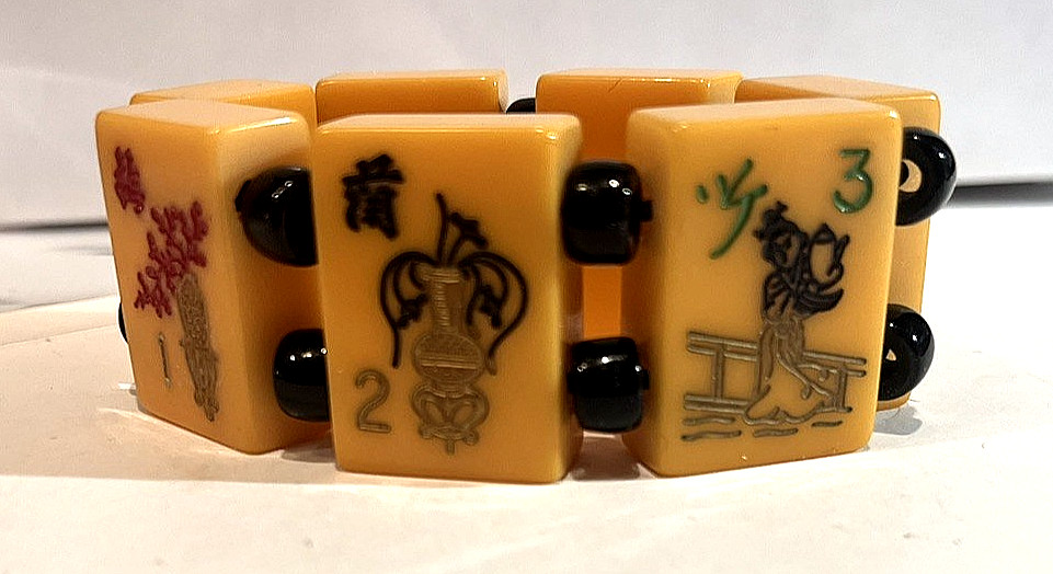 LOT #35 A VINTAGE BAKELITE MAH JONG BRACELET – ALL 7 TILES ARE FLOWERS – RARE