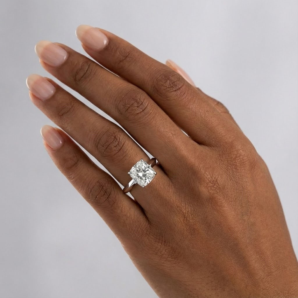 18K Gold Solitaire Engagement Ring 1.77 Carat Cushion Lab-Grown Diamond G SI1