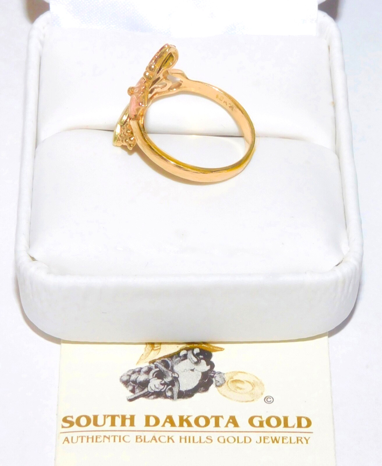 Black Hills Gold 10k Three Leaves Grapes Ring Size 6 1/4