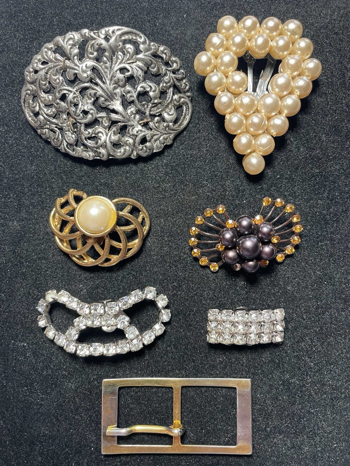 VINTAGE LOT OF SINGLE SHOE, DRESS CLIPS + BUCKLE , RHINESTONES FAUX PEARL LOT#37
