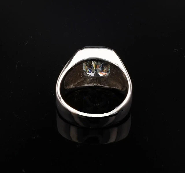 3.50 Ct VVS1 Radiant Cut Moissanite Men’s Ring 925 Sterling Silver 14K Vermeil