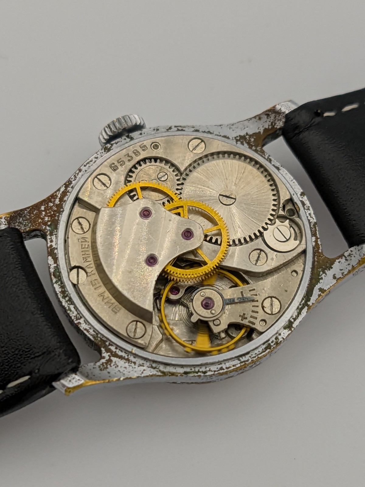 Pobeda Central Second 2609 Soviet USSR Mechanical Men Military Vintage Watch