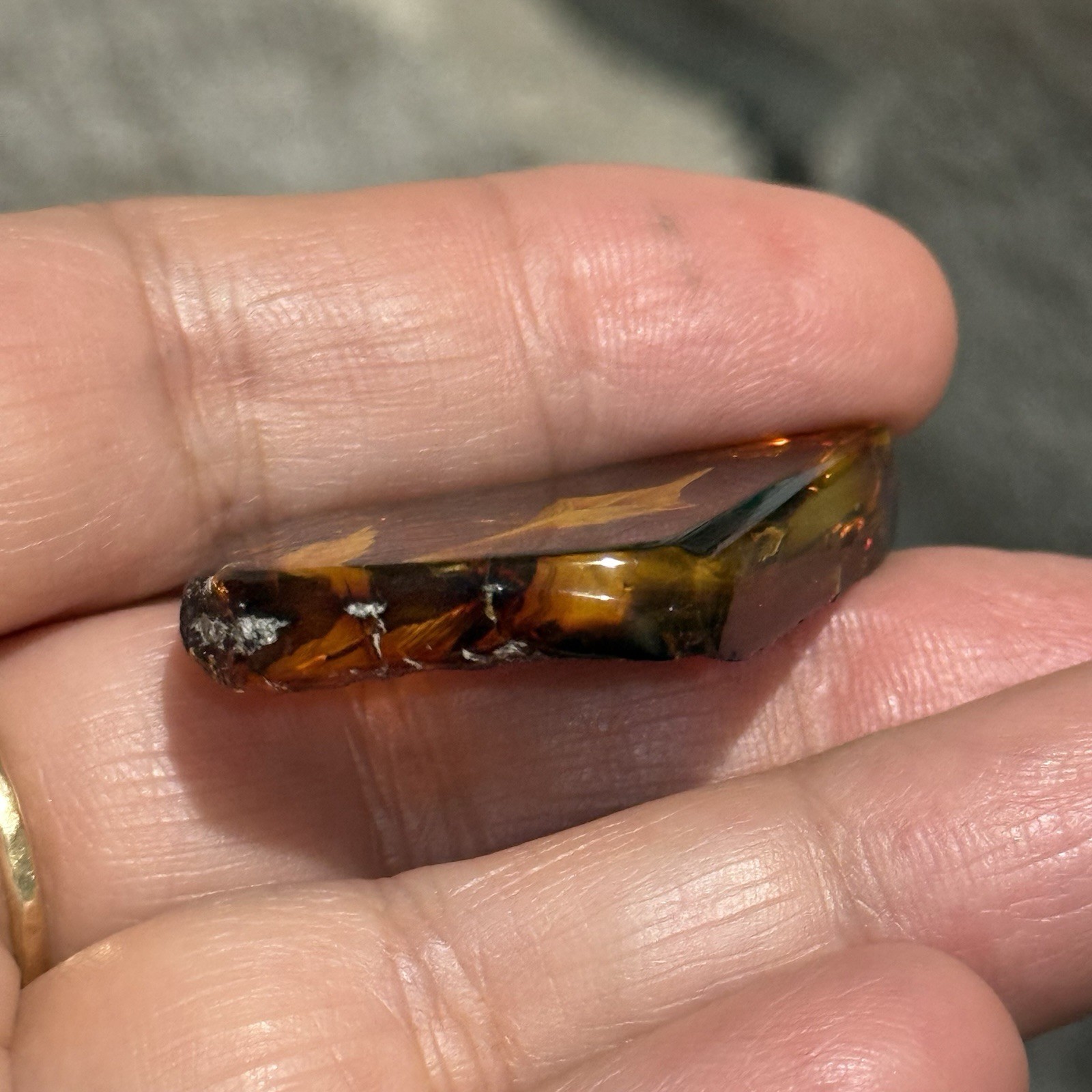 18.3ct 43.5x22x7mm Genuine Baltic Amber With Carved Calla Flower Cabochon Gem