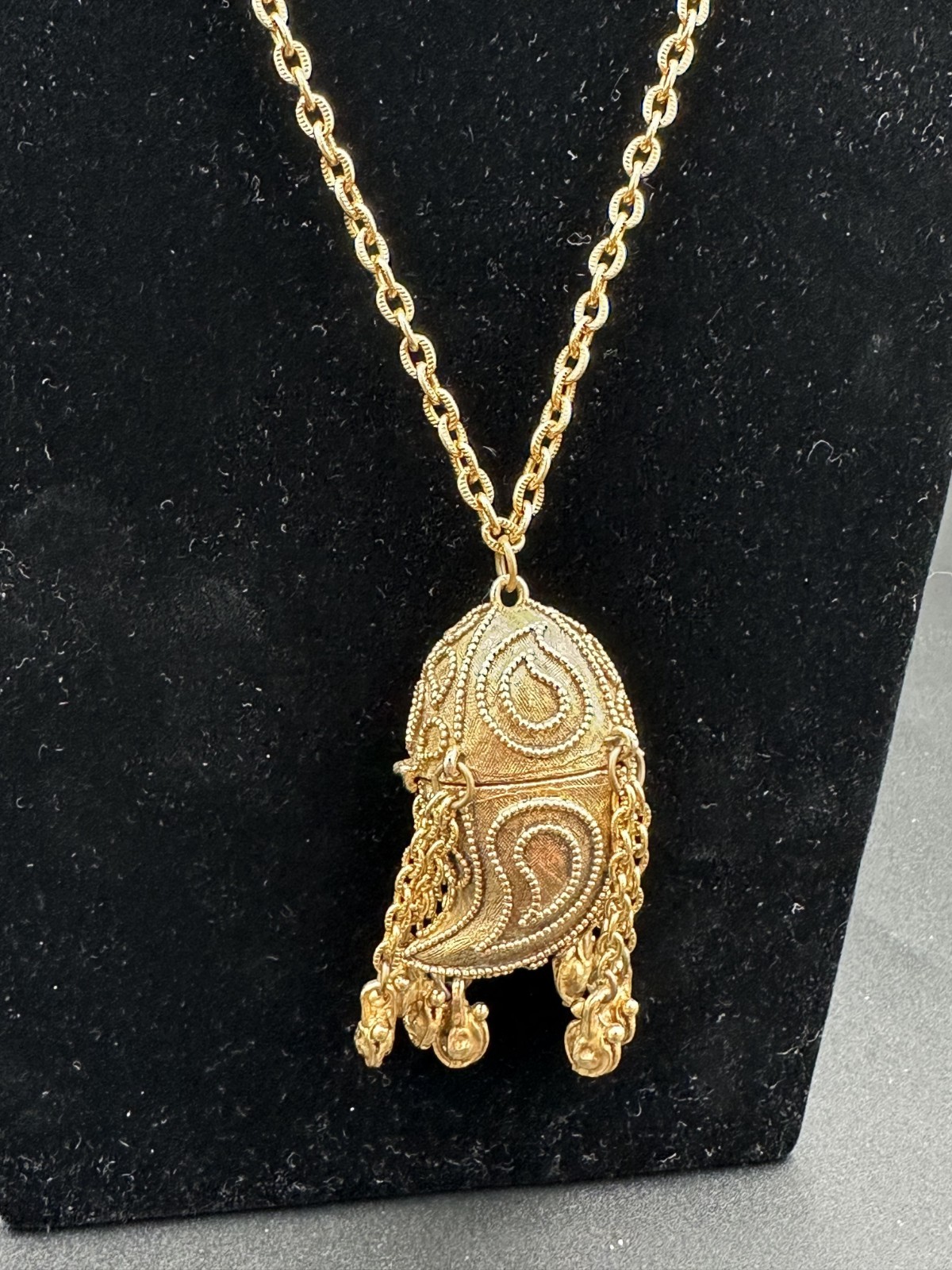 Vintage ESTEE LAUDER Azuree Gold Tone Horn Solid Perfume Necklace Boho
