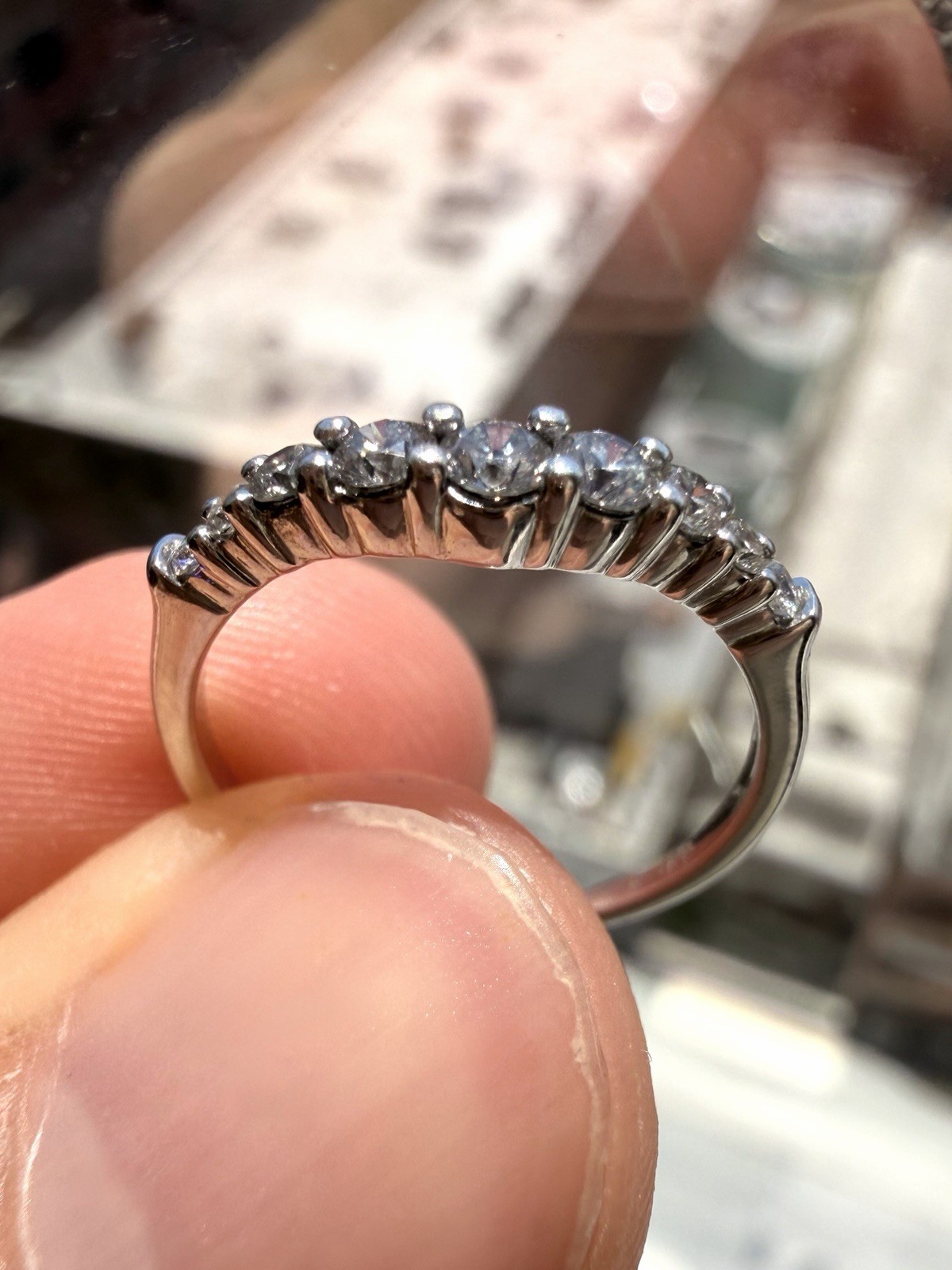 14k White Gold Natural Diamond .35ctw V-Shape Ring Size 5.5 Band