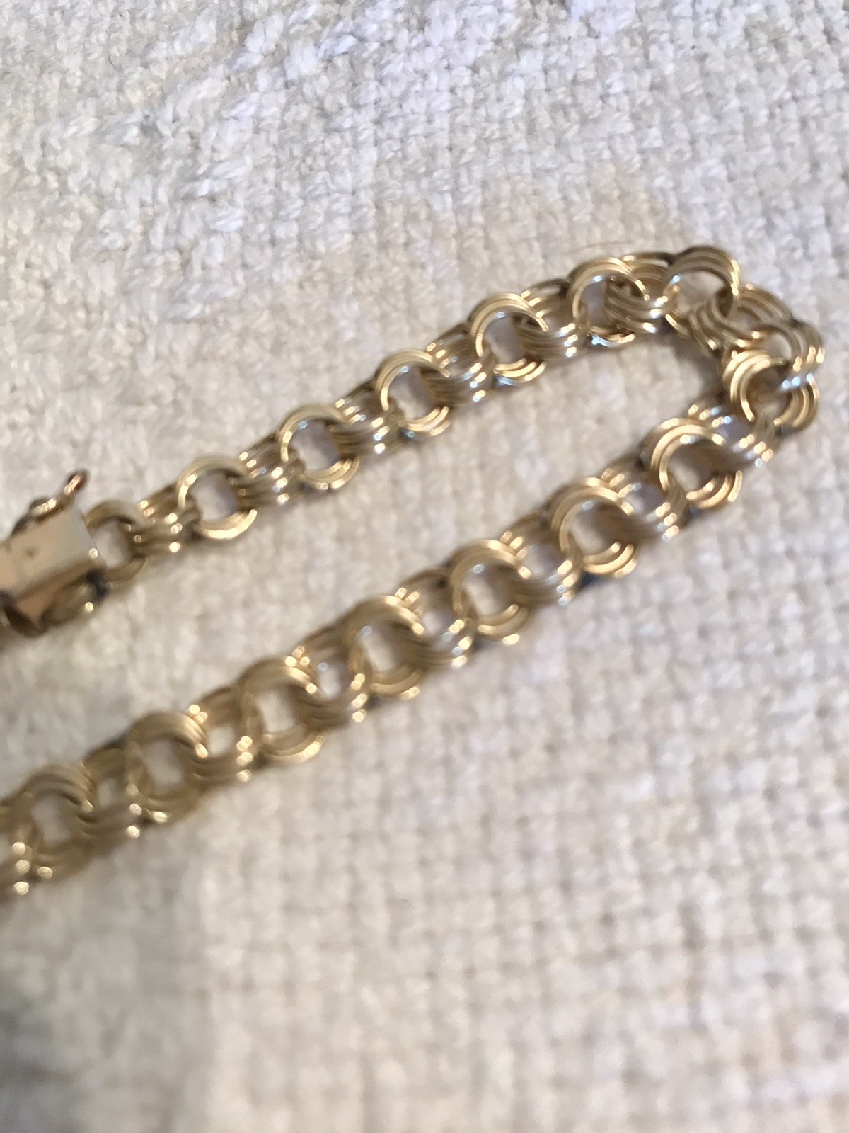 Vintage 7.5”Krementz Gold-Tone Curb 3 Link Bracelet Weighs 7.1 Grams.