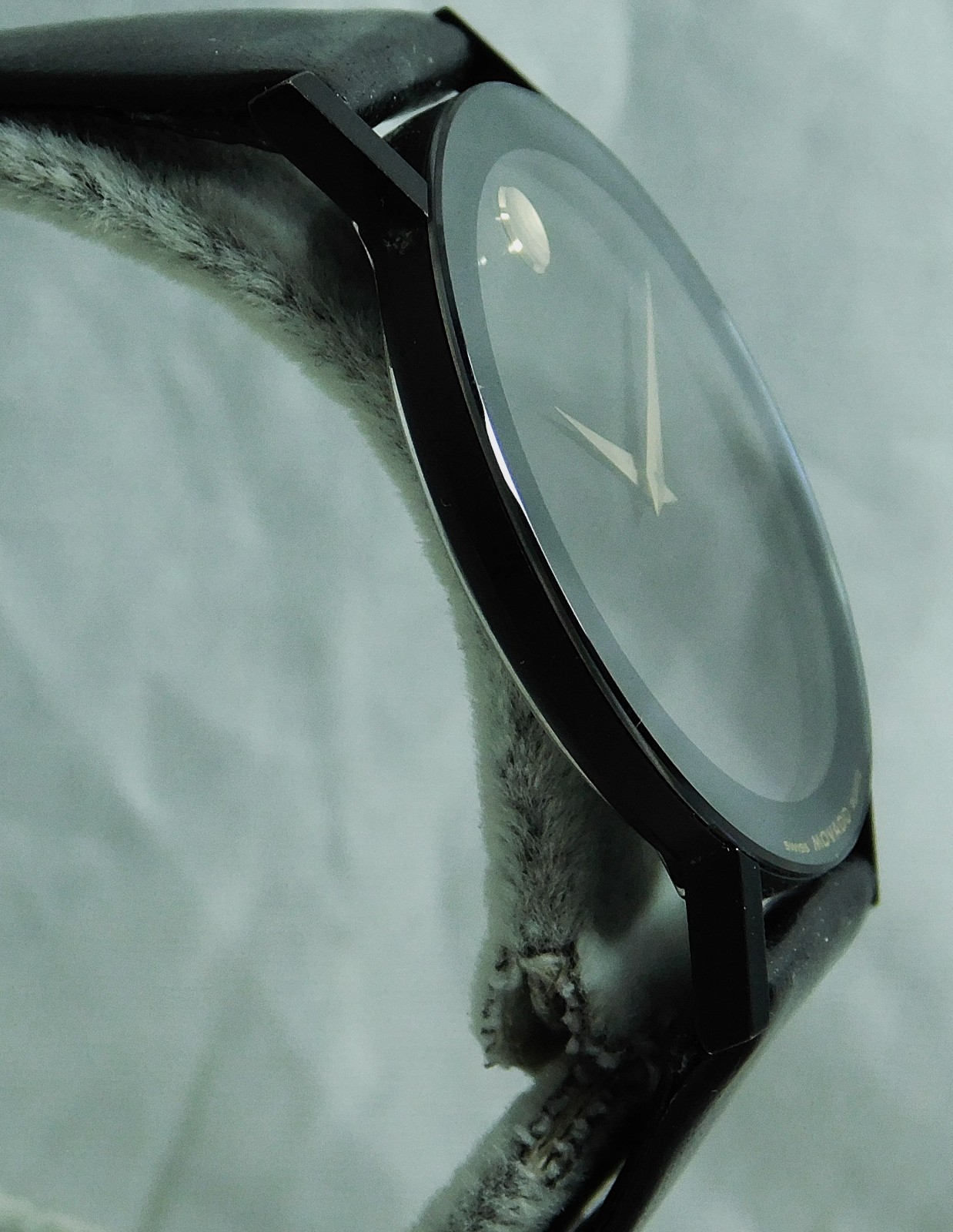 Movado Museum Ultra-Thin 87.40.882N Borderless Sapphire Crystal Mens Watch 31mm