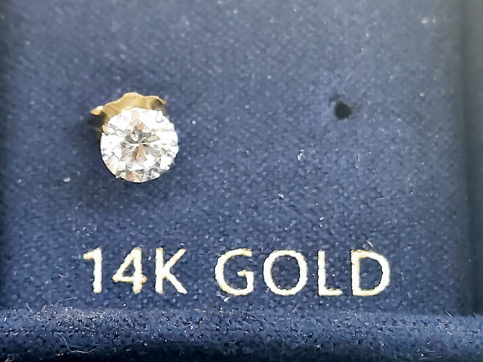 Classic 0.46ct Single Diamond Stud Earring in 14k Gold , Brilliant cut diamond