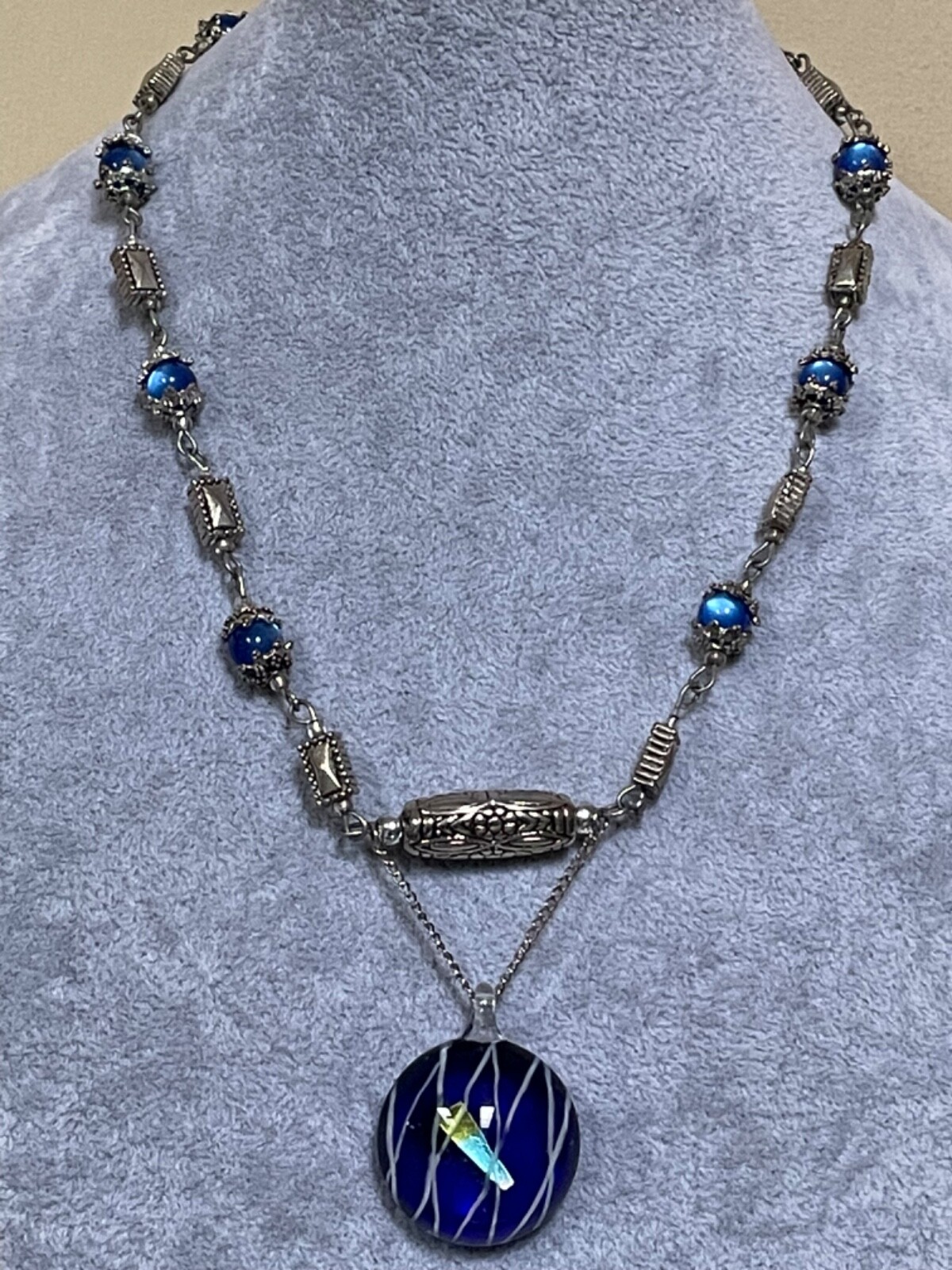 Blue hand made pendant blue bead silver tone finish necklace