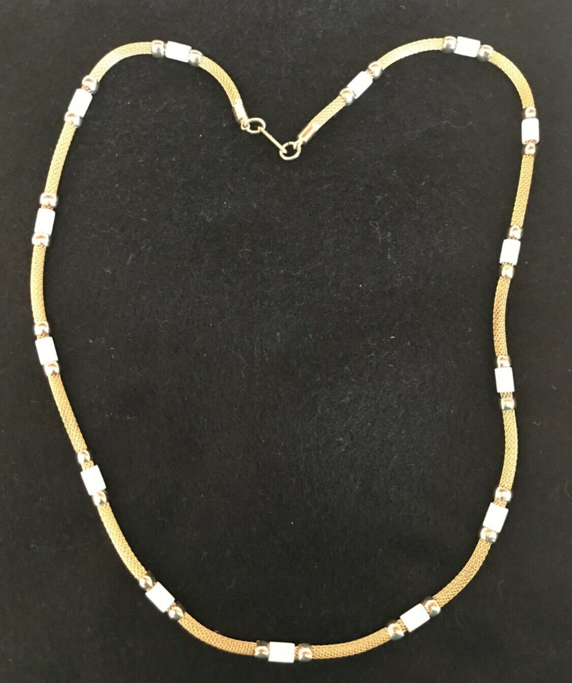 VINTAGE HOBE NECKLACE GOLDTONE W/WHITE BEADS CHAIN 23″