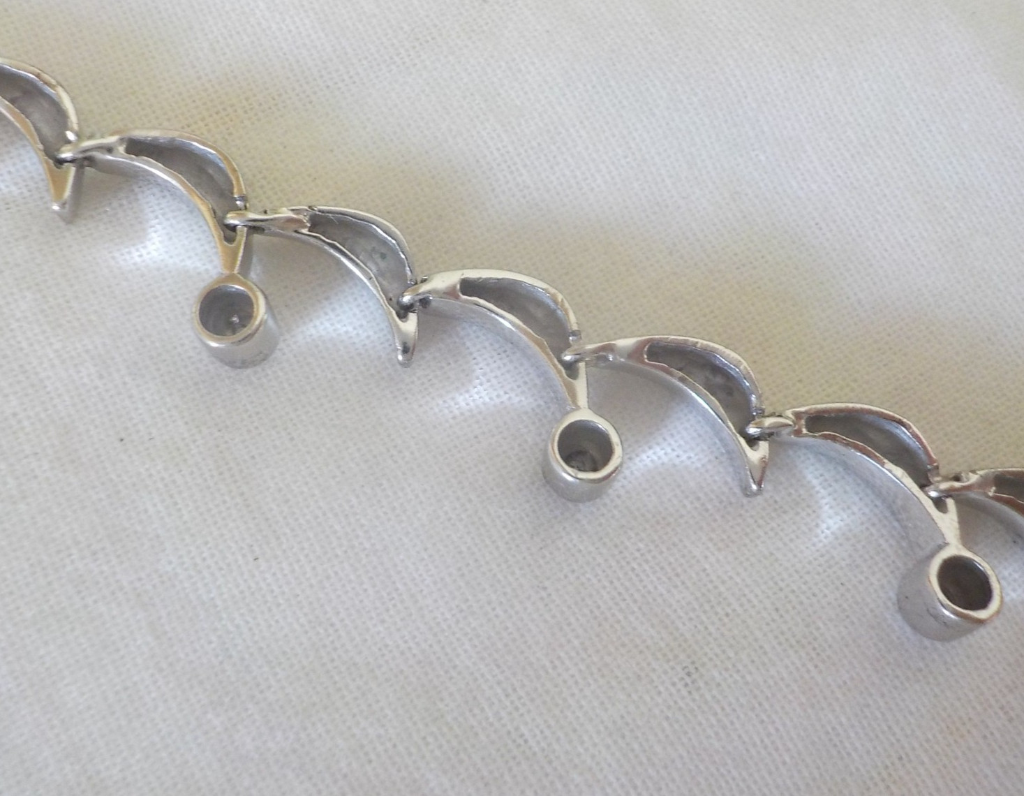 Estate Solid 14k White Gold Crescent Link Diamond Bracelet – 16.0 gms, 7.6 inch