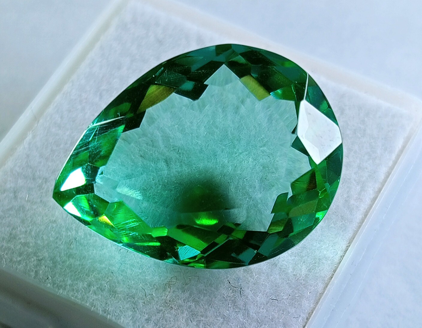 Pear Cut Light Green Topaz Gemstone 18-19Ct Certified Natural Brazilian JP262
