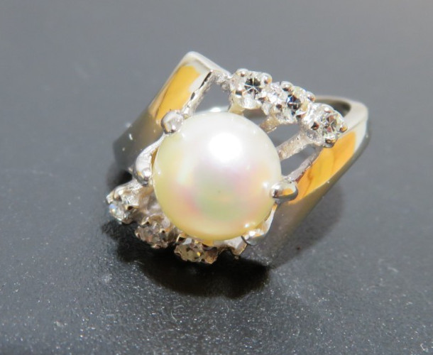 14K WG PEARL & DIAMOND CLUSTER RING SZ 2.25 2.60 grams (AI-2977)