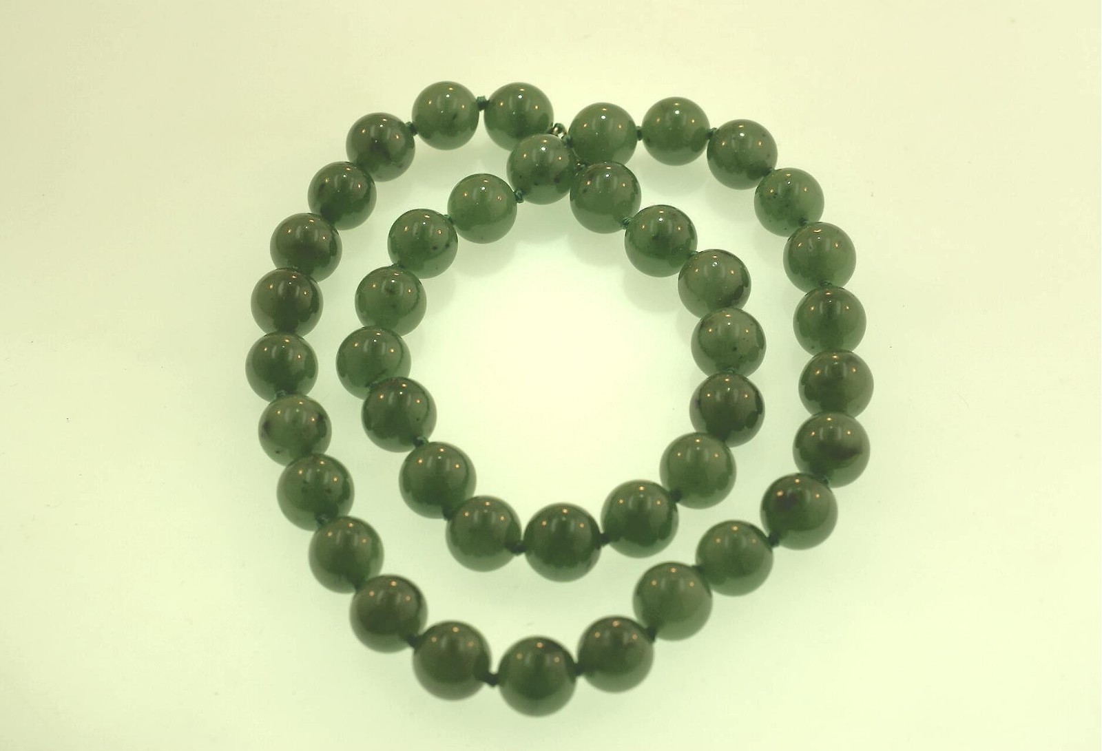 10MM NATURAL NEPHRITE JADE ROUND BEAD KNOTTED 14K YELL0W GOLD NECKLACE 18.5″
