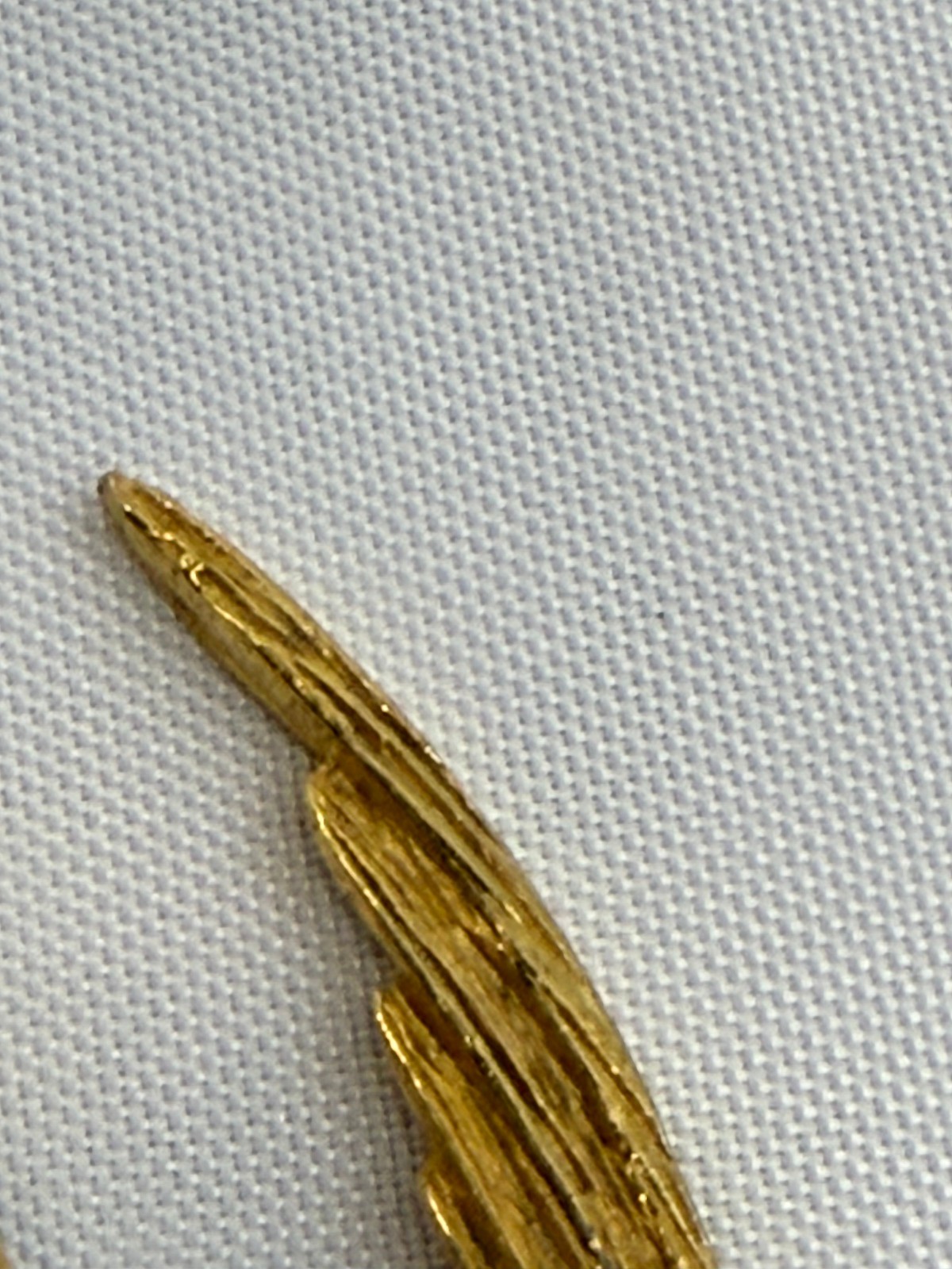 Vintage Hattie Carnegie Flying Bird Brooch Gold Tone Textured Signed 3.25in