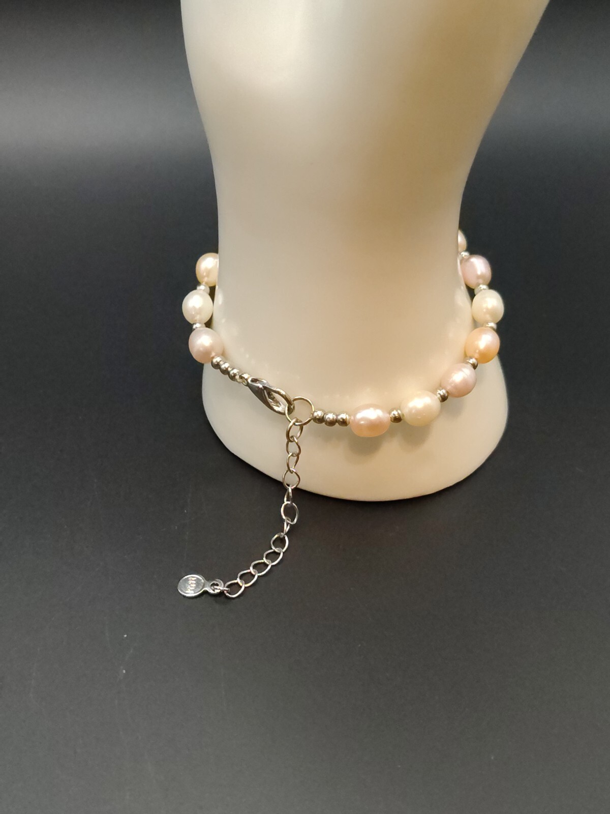 M&M Jewelers stamped Genuine 7mm multicolor freshwater pearl 7-9.5″ bracelet