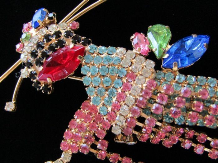 BEAUTIFUL GEISHA Asian Woman Kimono Fringe Colorful Rhinestone Brooch Pin