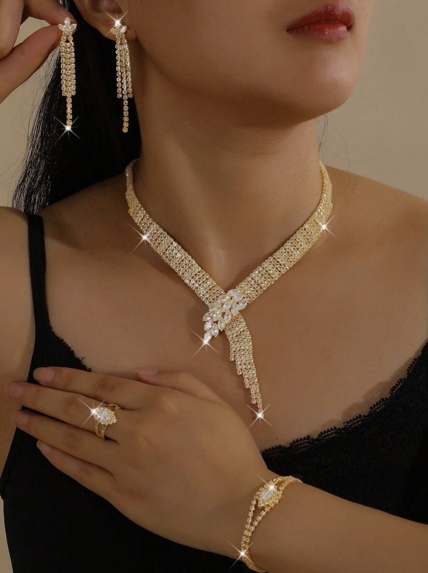 Juego de joyería de 5 piezas con collar, aretes, pulsera y anillo