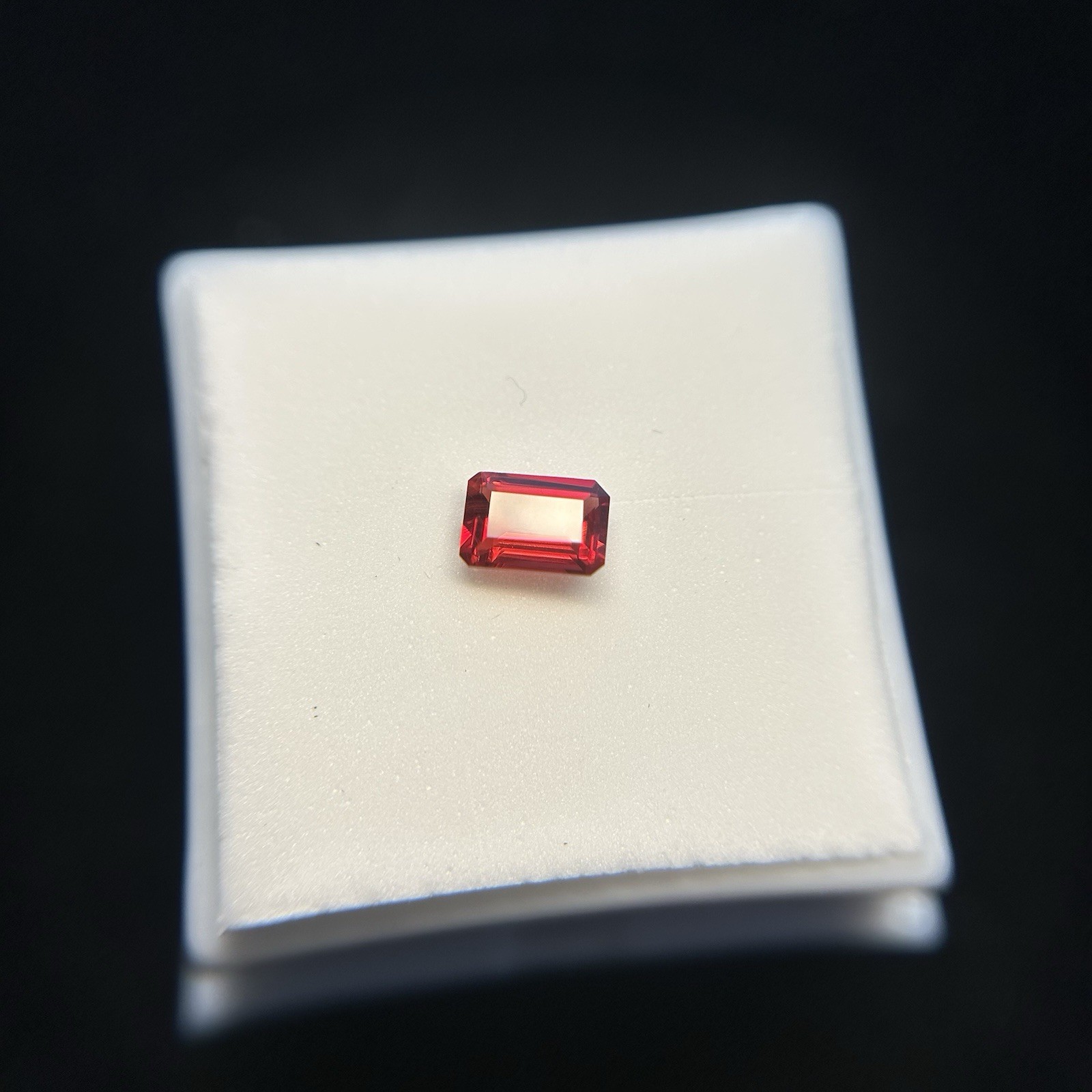 0.65ct Red Labradorite, 7x5mm Emerald Cut