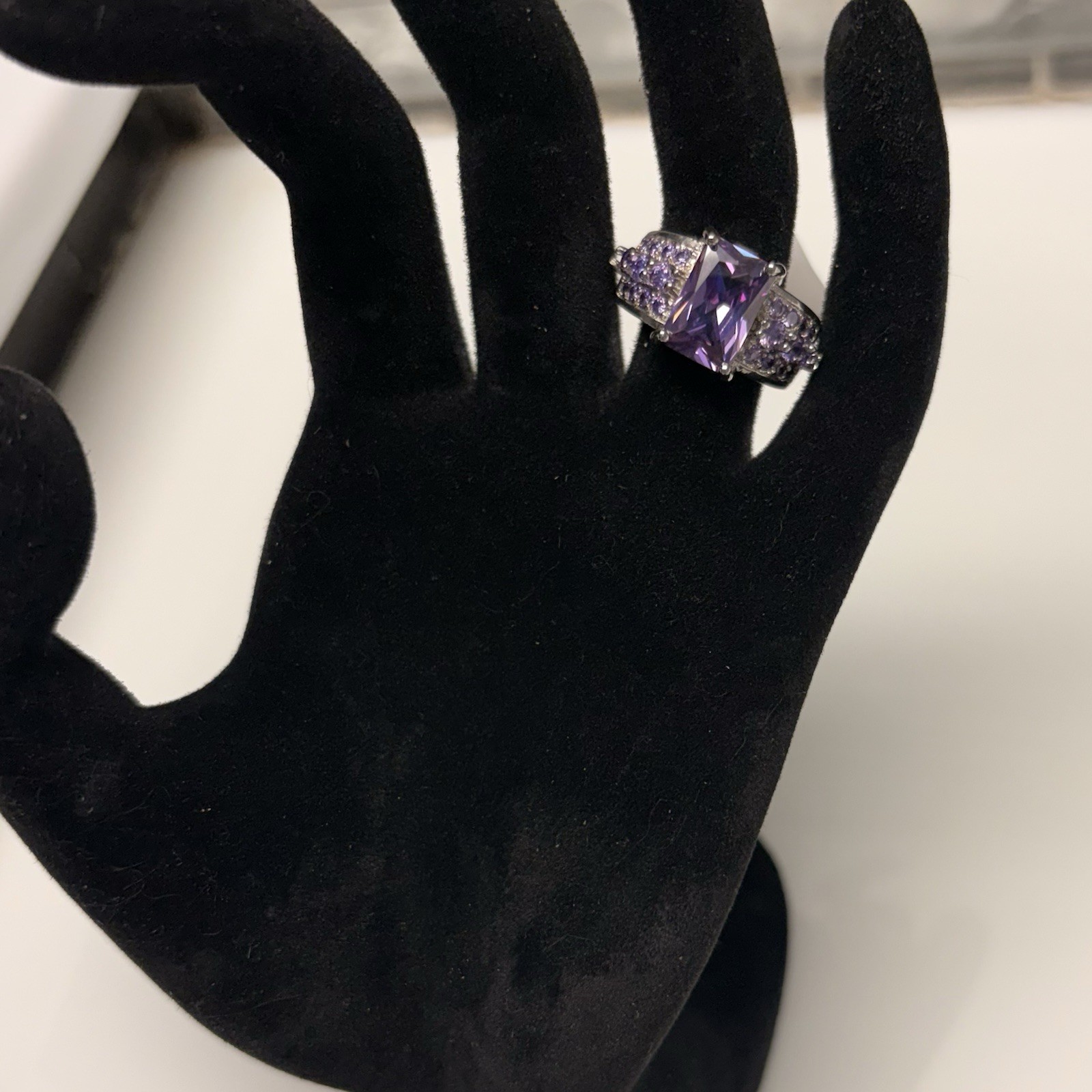 Purple Faux Amethyst Emerald Cut Cocktail Ring Silver Tone Ring. Size 8.5. NWT