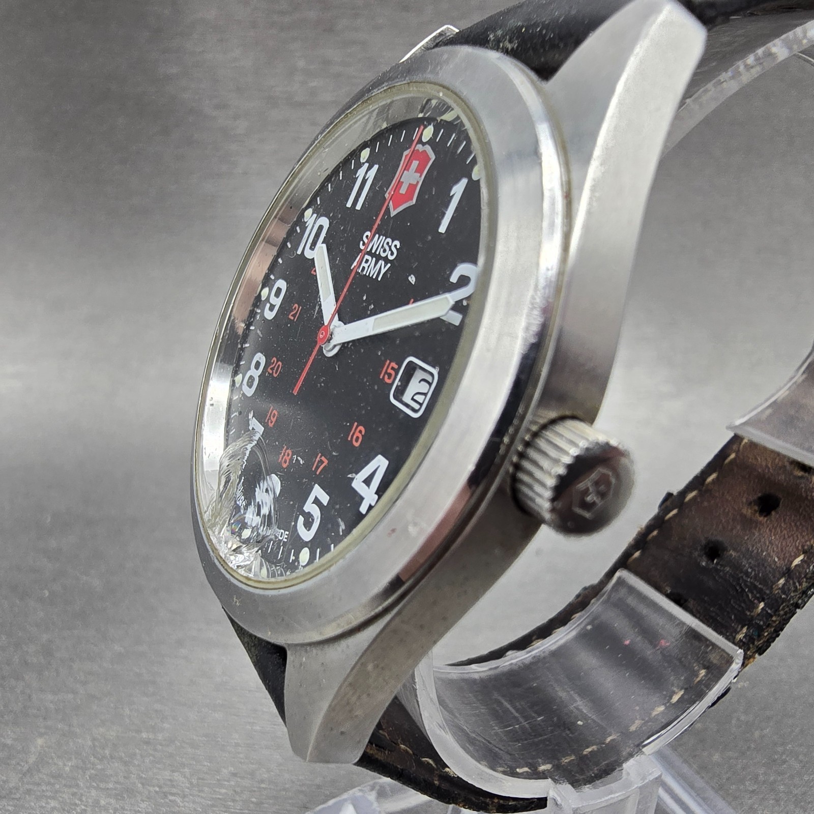 Victorinox Swiss Army Garrison Watch Men 40mm Black Dial Steel Date Round WorksT