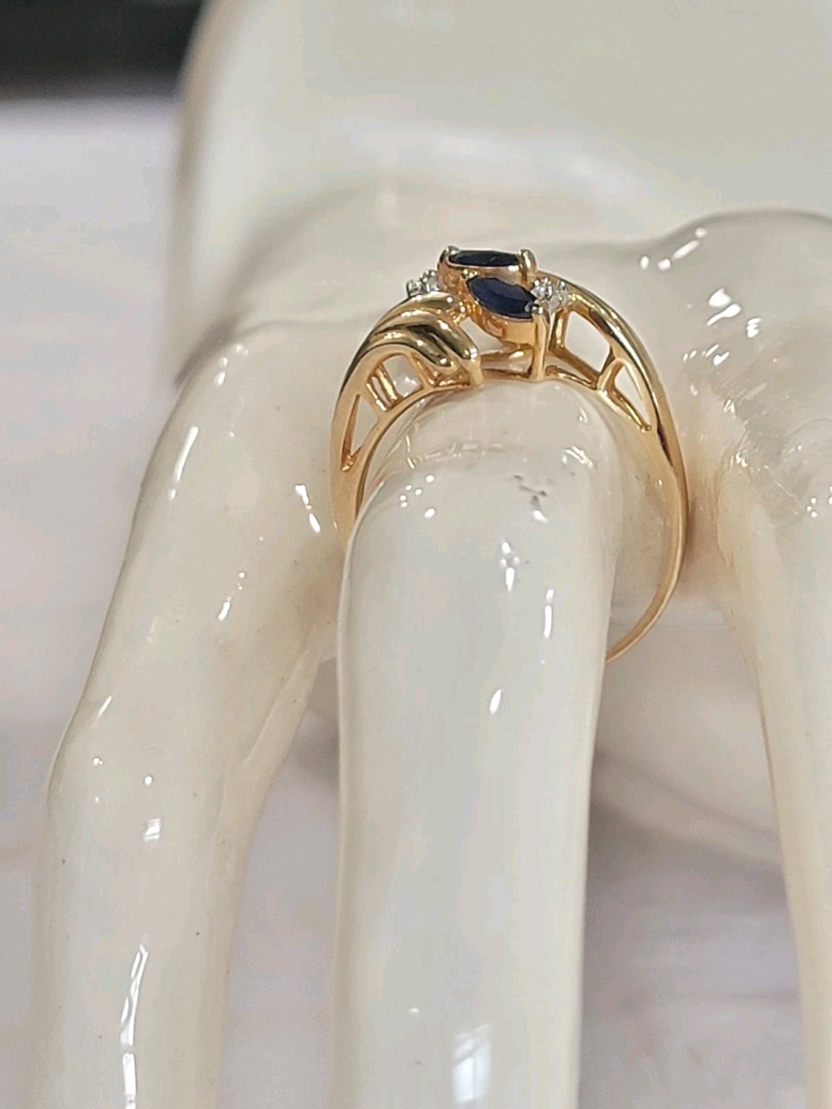 GORGEOUS 14k Ribbed Waves Bypass Blue Sapphire & Natrual Small Diamond Ring Sz 8