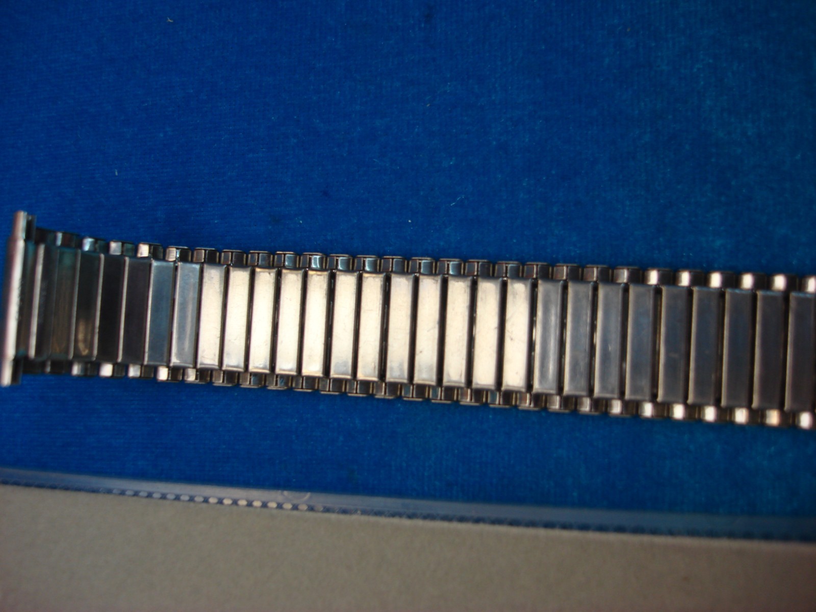 VINT. FLEX-ON BY KREISLER – POLISHED STAINLESS WATCH BAND – NOS – 15 – 22 MM
