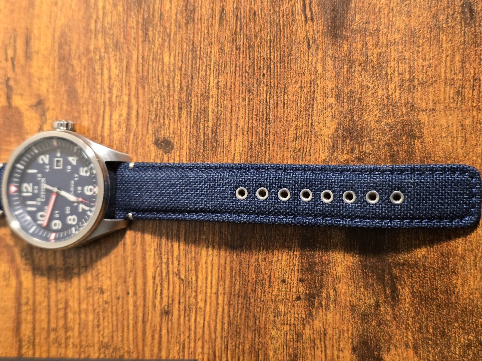 Stunning Blue Citizen Eco Drive Aw5000-16l Pilot Field Watch