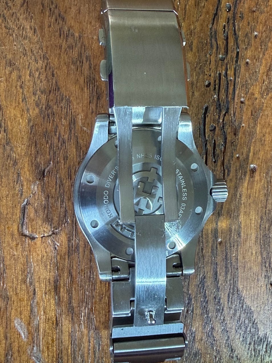 HELM Komodo 03AR3 40mm NH35 Automatic White Dial Sapphire 300m Box