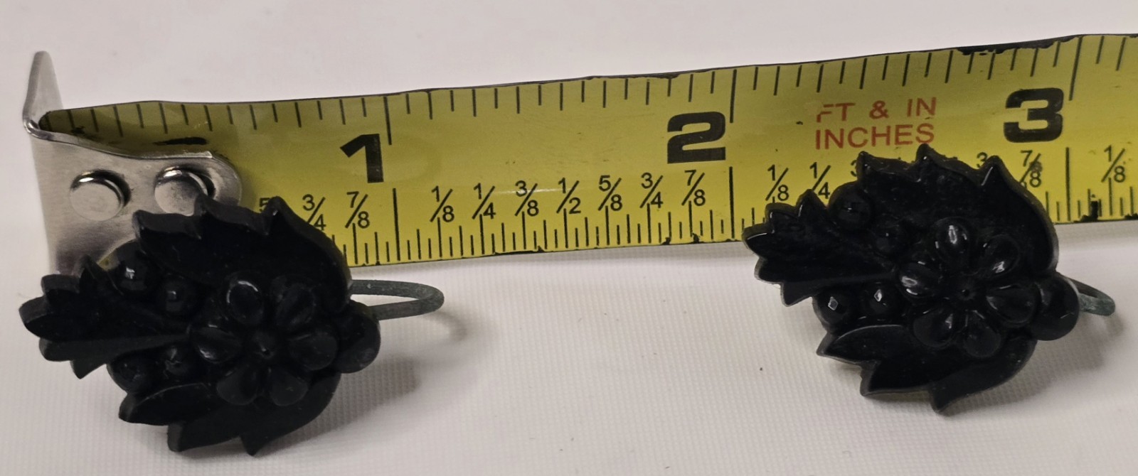VINTAGE SCREW BACK EARRINGS ● JET BLACK ● Flower And Leaves Design ● Retro Party
